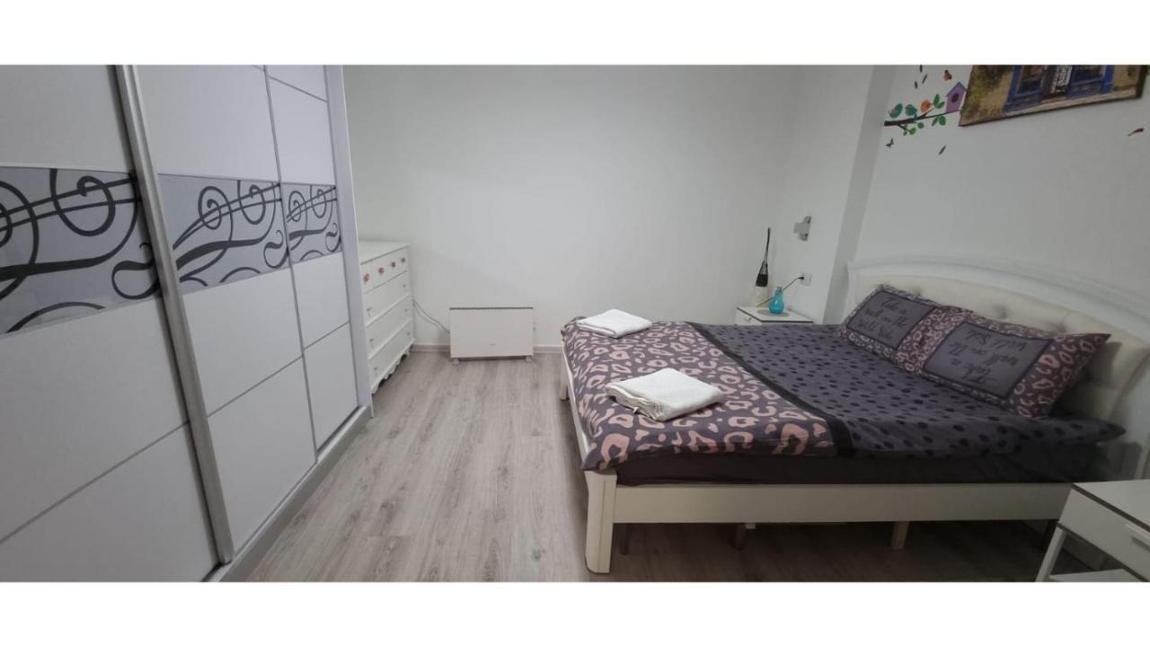 Garden Apartments. Mas'ada Екстер'єр фото