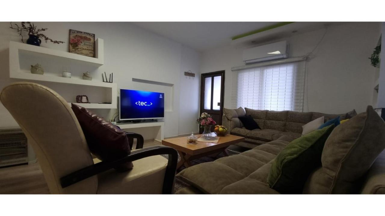 Garden Apartments. Mas'ada Екстер'єр фото