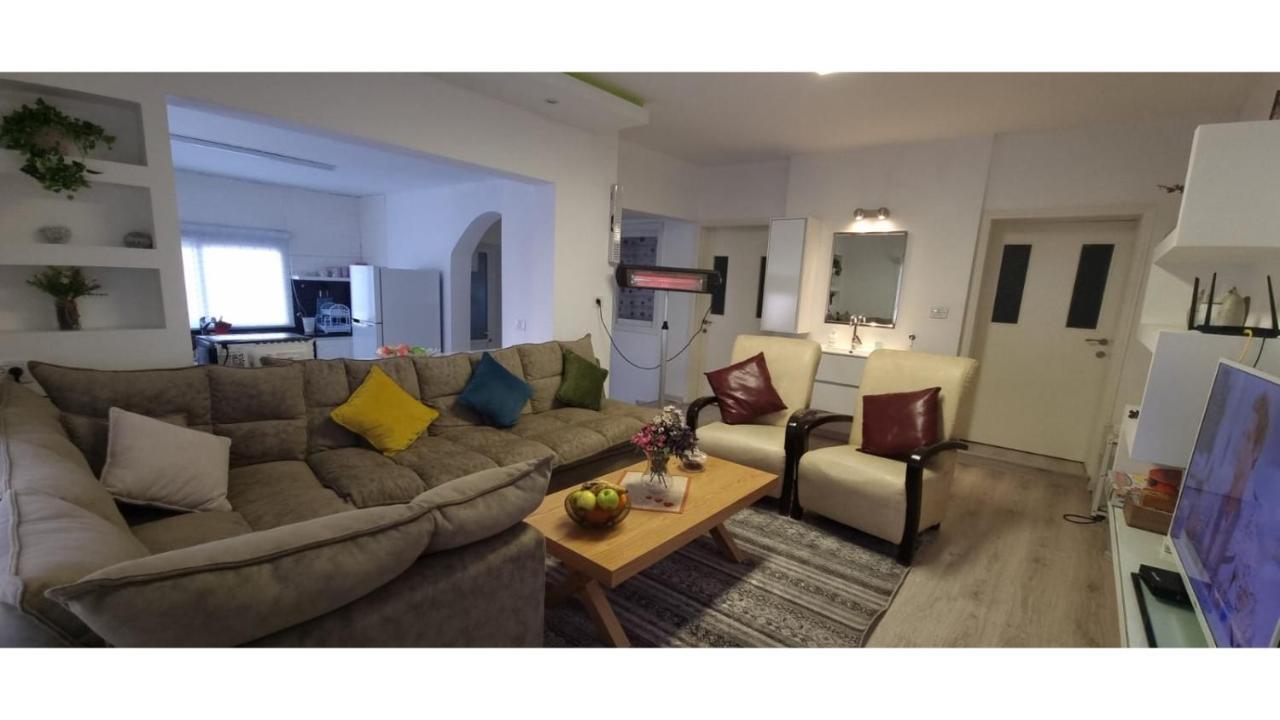 Garden Apartments. Mas'ada Екстер'єр фото